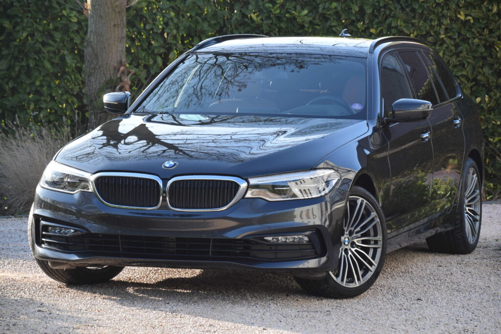 BMW 520i Touring Sport Full option